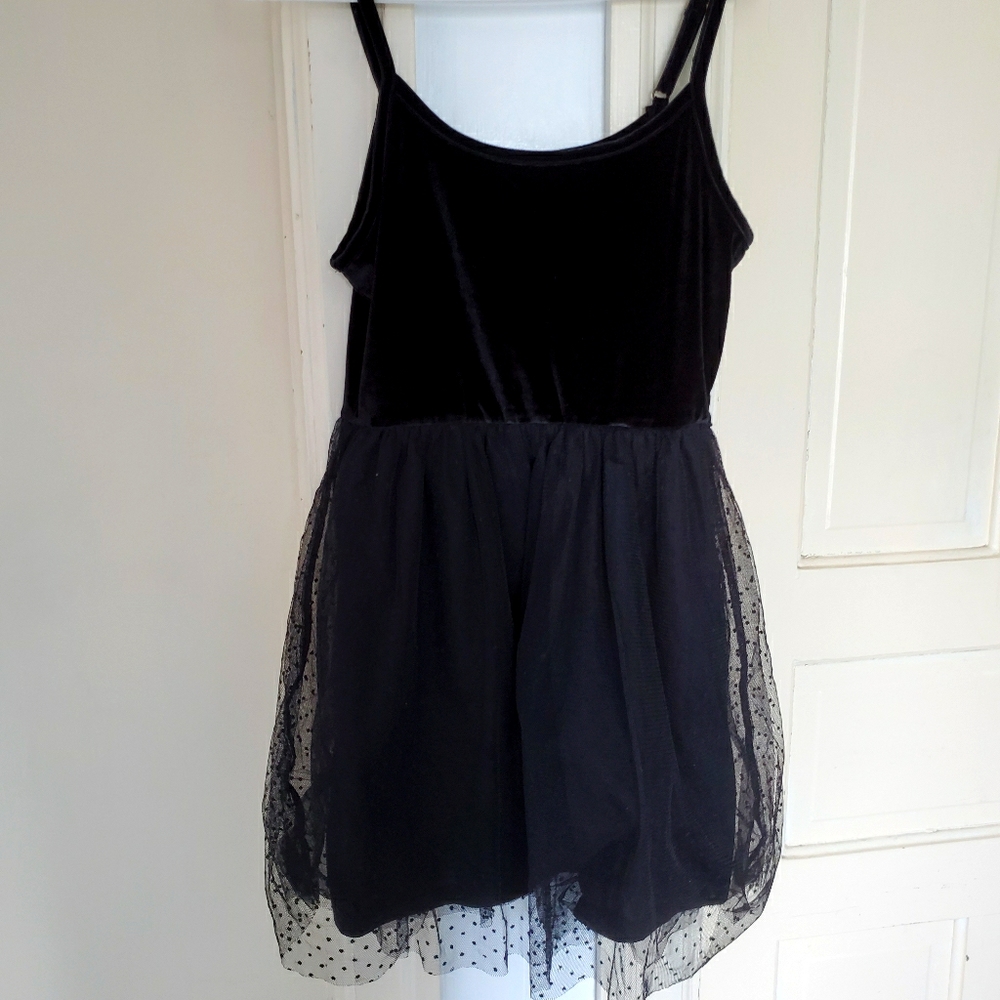 Black velvet and lace drace
